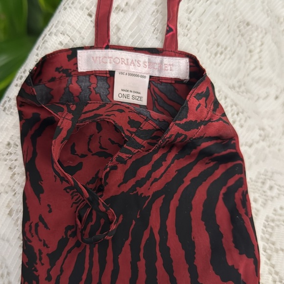 Victoria Secret wrap/shawl - Picture 4 of 4